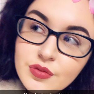 Meet your Posher, Karissa